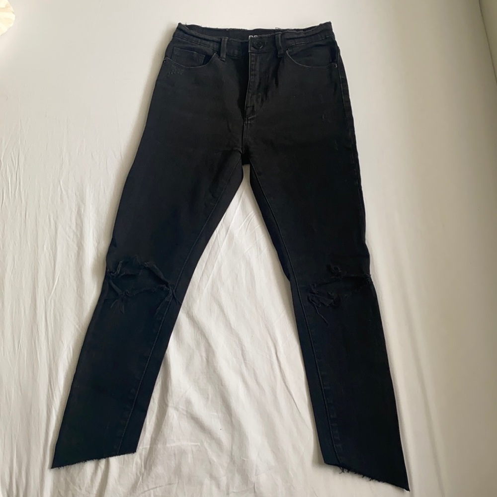 ⭐️ BOGO ⭐️ - Urban Outfitters RIPPED SKINNY JEANS SZ 25